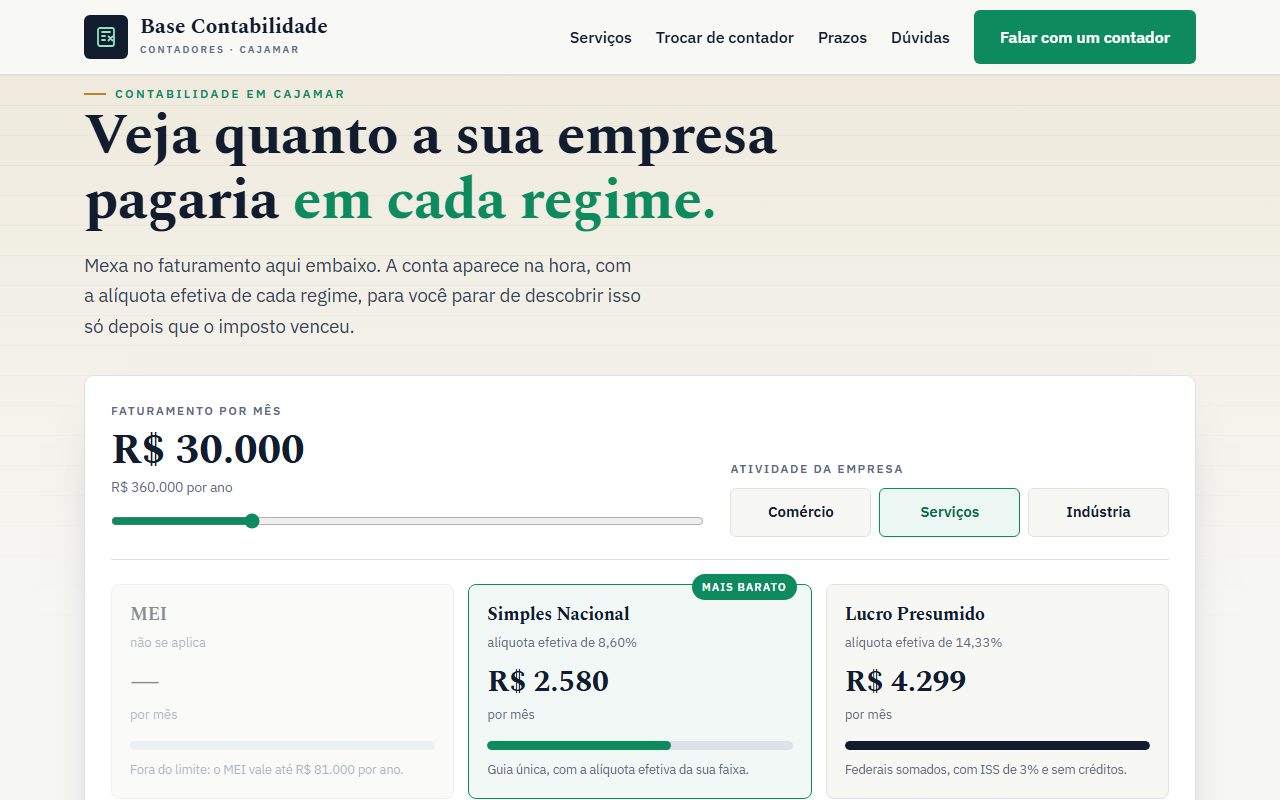 Site de exemplo para escritório de contabilidade aberto no computador