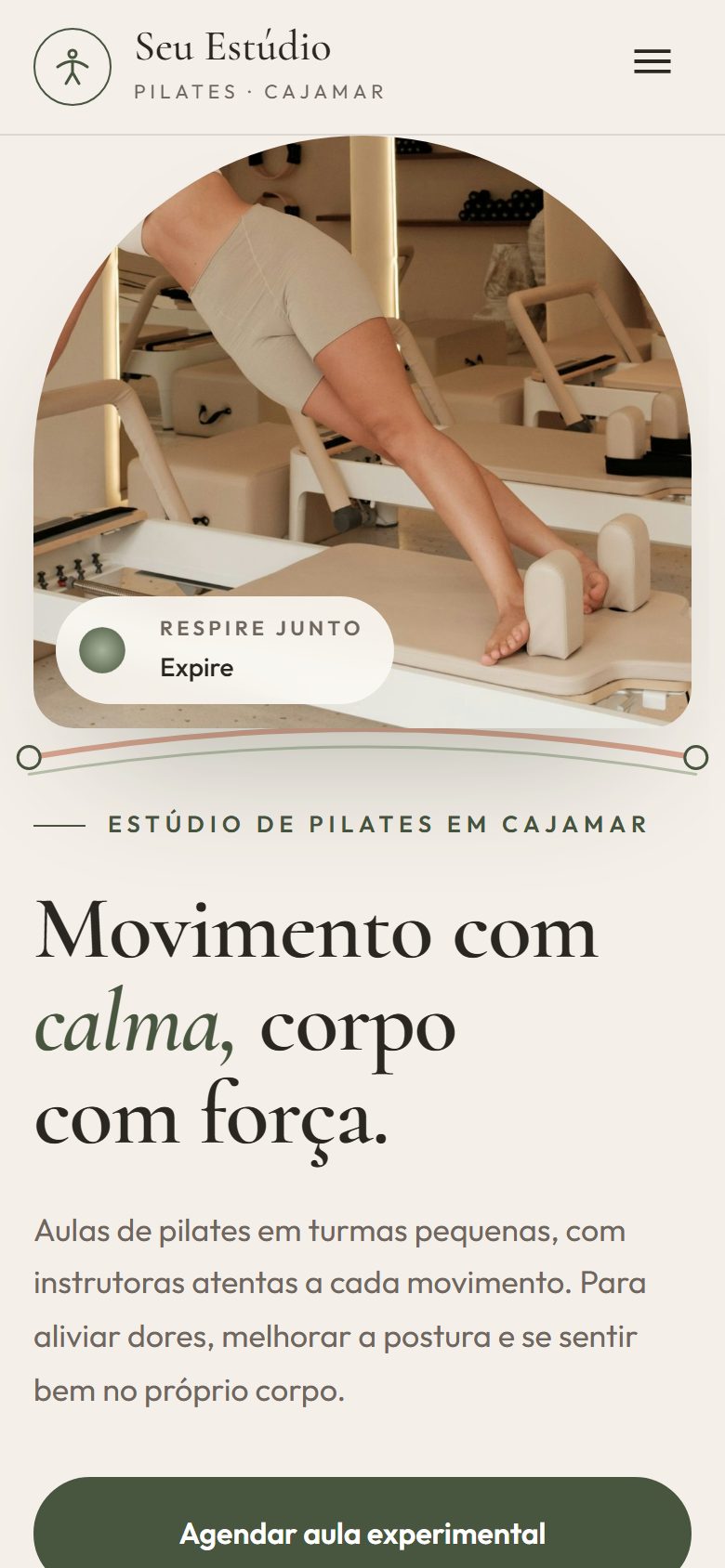 Site de exemplo para estúdio de pilates aberto no celular